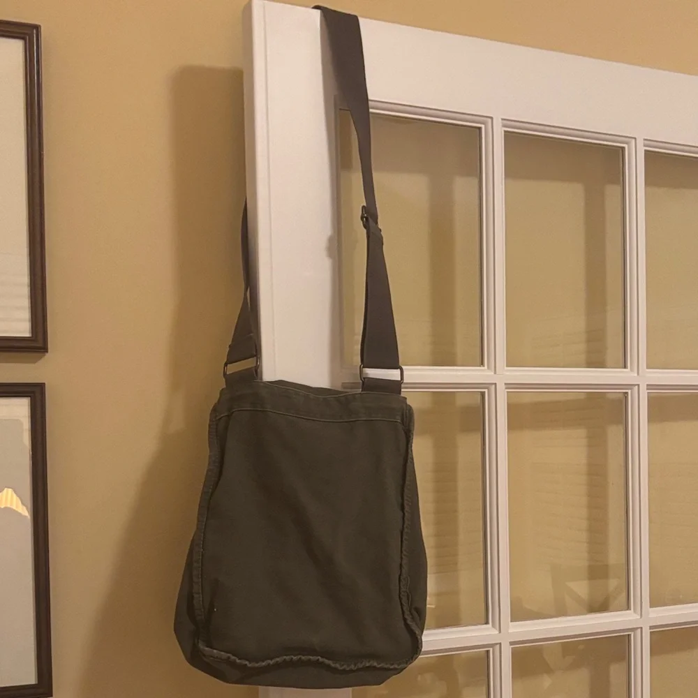 Authentic Pigment Geo Bag Olive Green Messenger Bag 100% Cotton